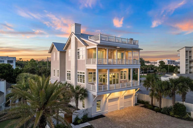 Vrbo just revealed the top vacation rentals for 2026—and half are in ...