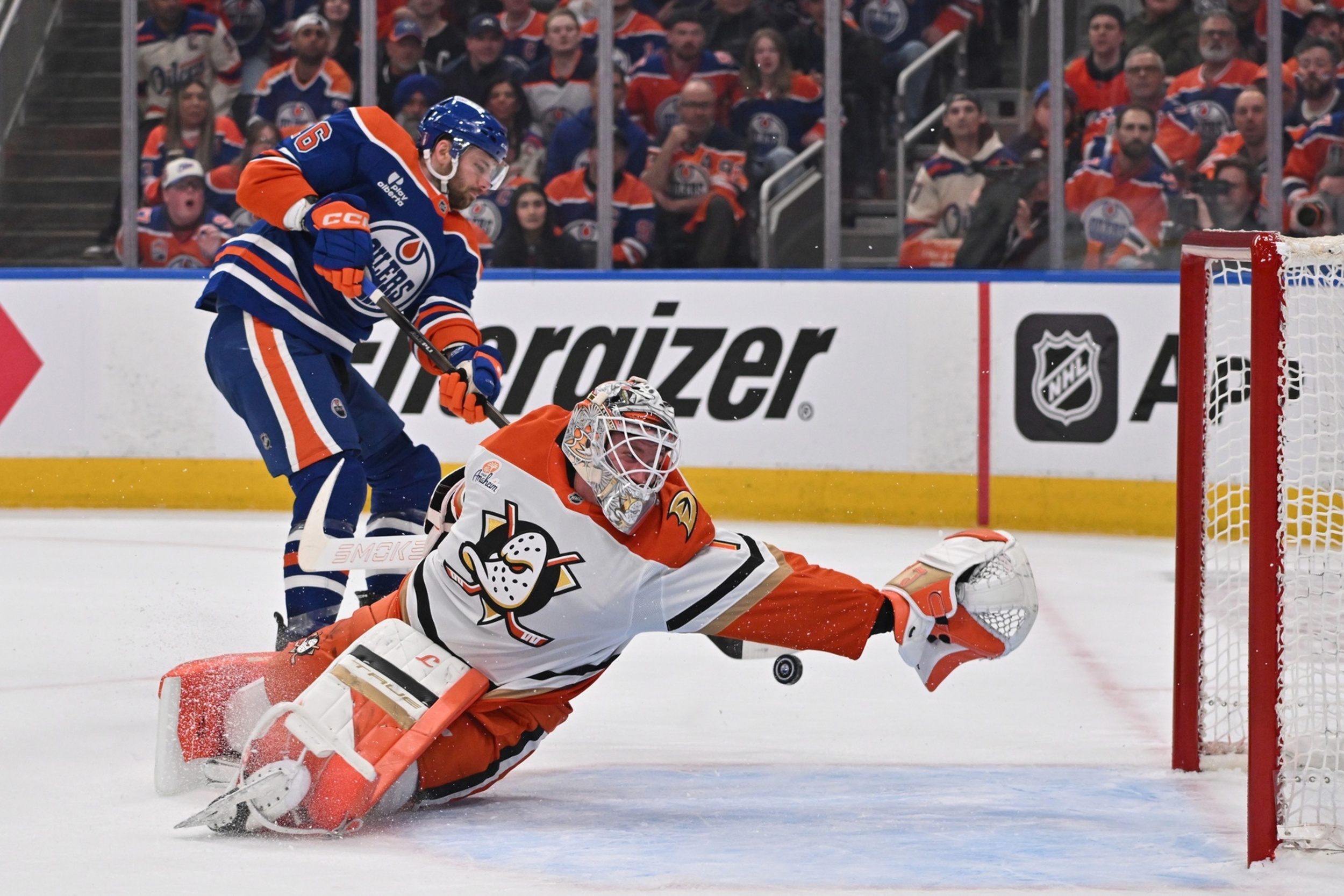 Oilers take game 1, Ducks show they belong