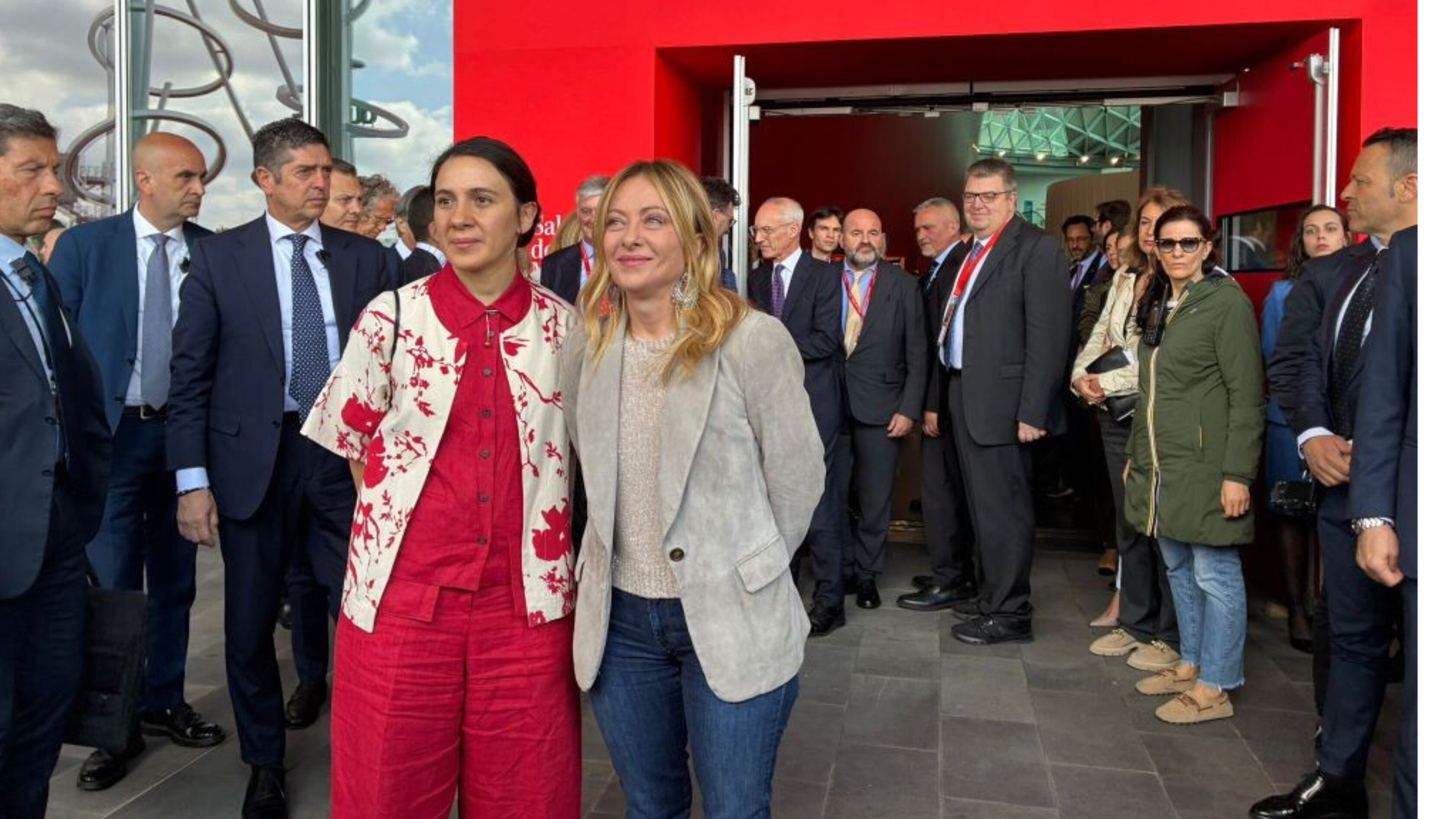 Meloni: “Il dl sicurezza non è un pasticcio". Caos alla Camera: le opposizioni occupano i ...