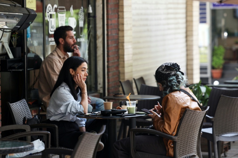 Una cafetería en Teherán el 21 de abril de 2026
