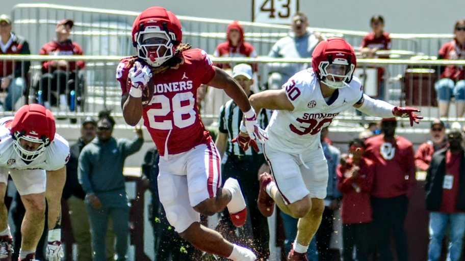 DeZephen Walker turns heads as the breakout star in Oklahoma's spring game