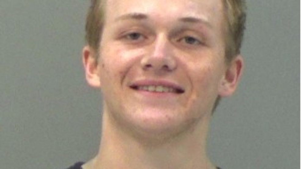 Armed, wanted felon arrested after foot chase