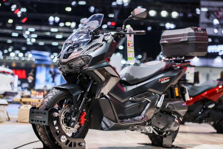 Honda ADV160 ทัวร์ริ่ง อิดิชั่น ราคา 115,900 บาท