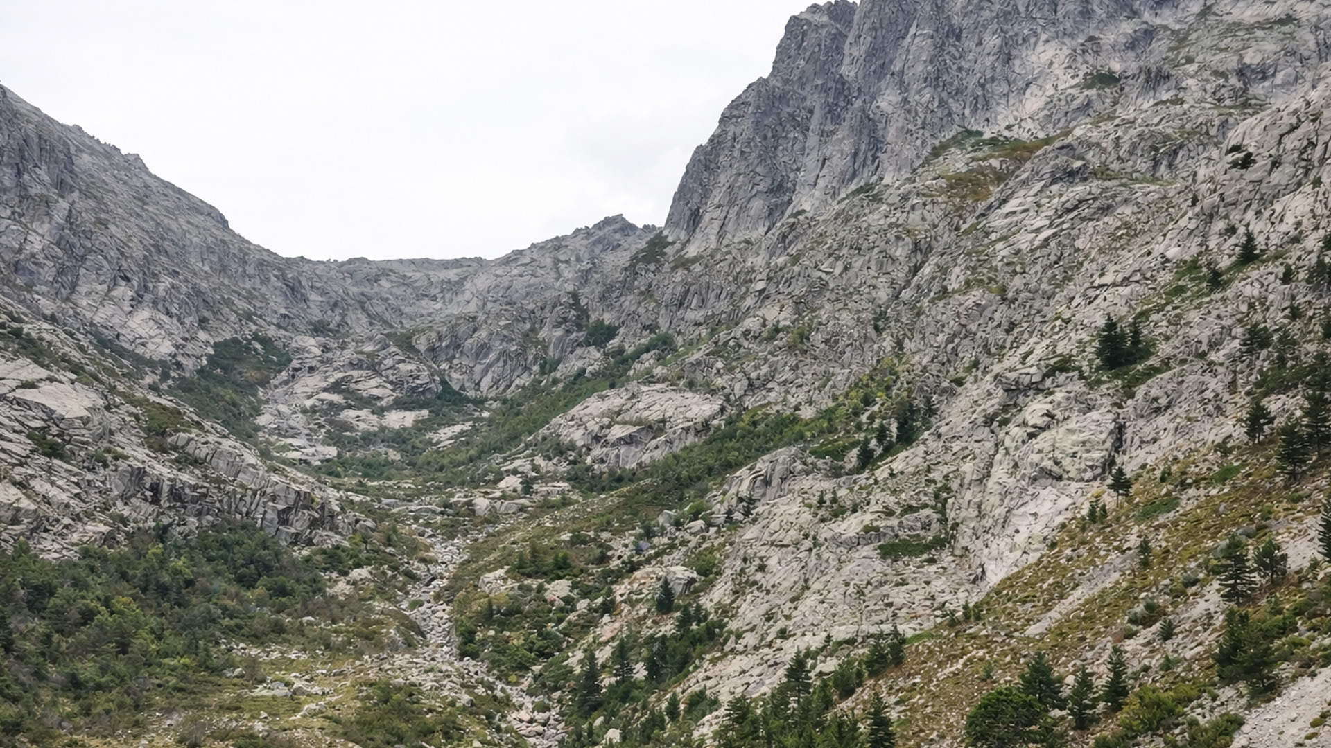 A natural path through Rocky Mountains