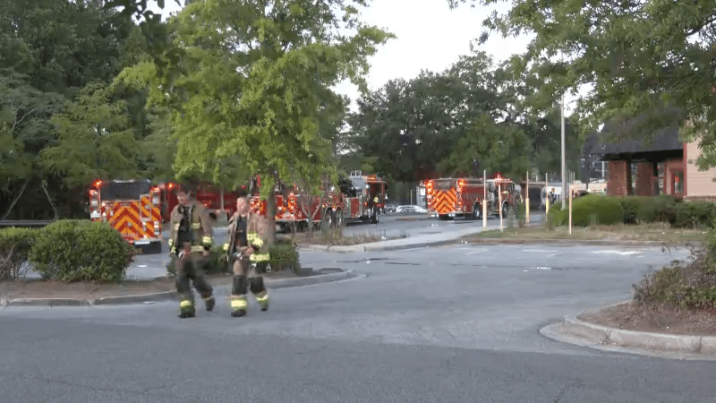 North Charleston firefighters respond to fire outside shuttered BBQ ...