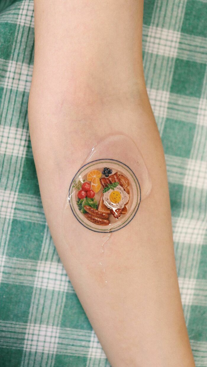 30 Exceptional Color Tattoos That Look Like They Belong In A Museum