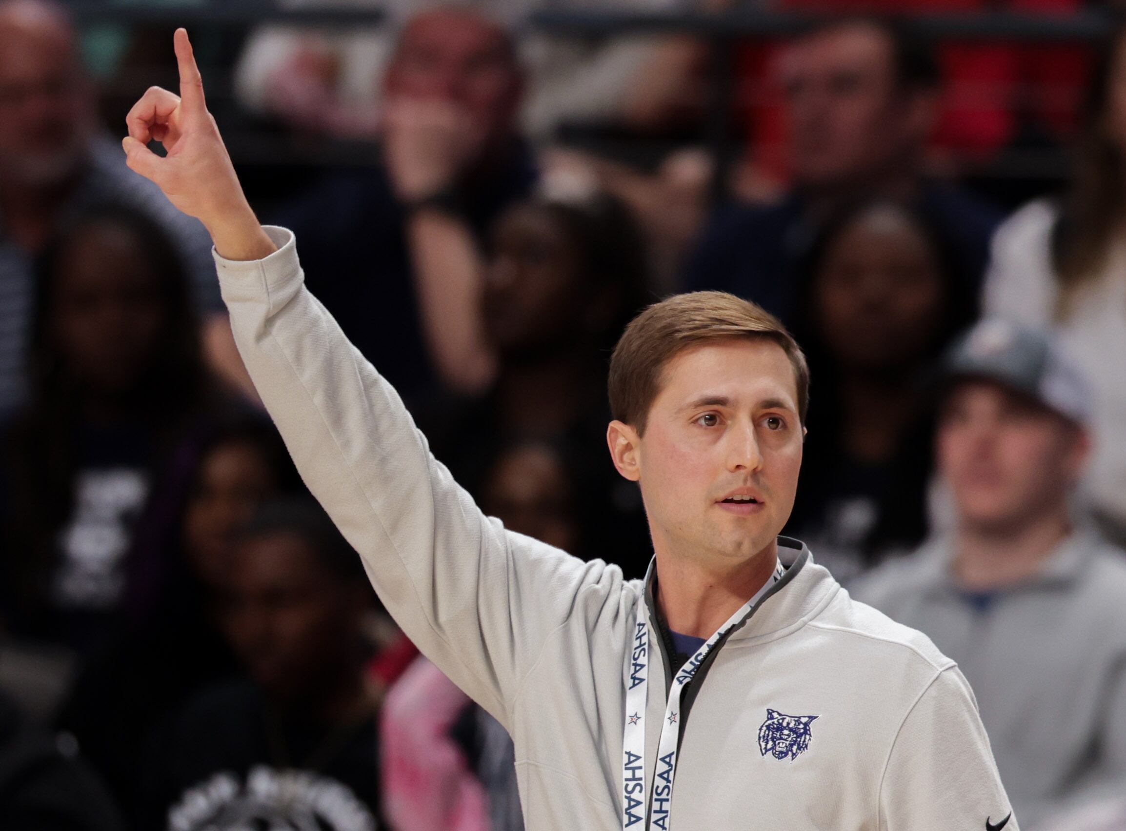 Class 7A state champion boys basketball coach steps down