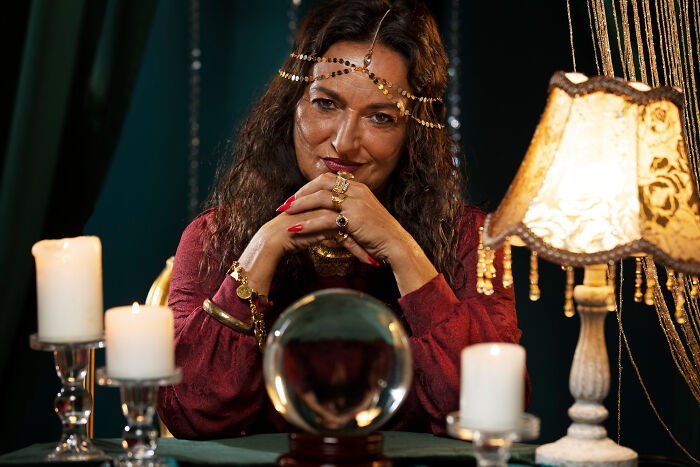 41 psychic readings that turned out surprisingly disturbing