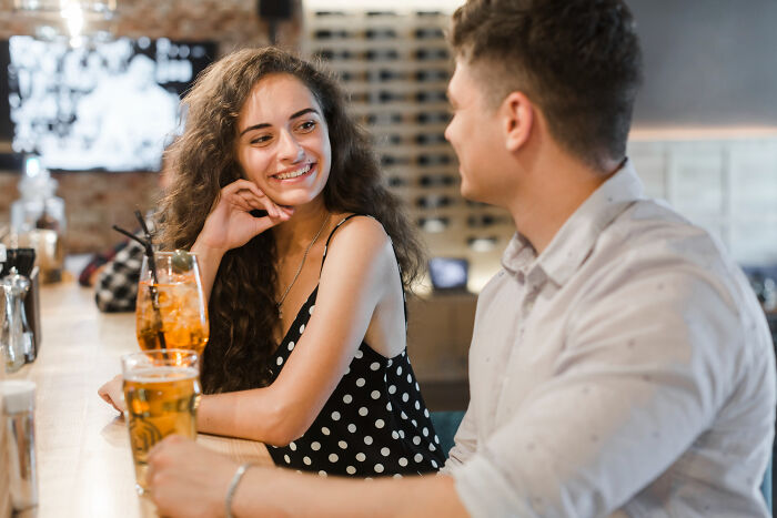 36 gloriously unhinged reasons people got up and left mid-date