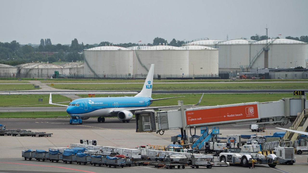 Airlines cut routes as jet fuel costs rise and supplies tighten ...