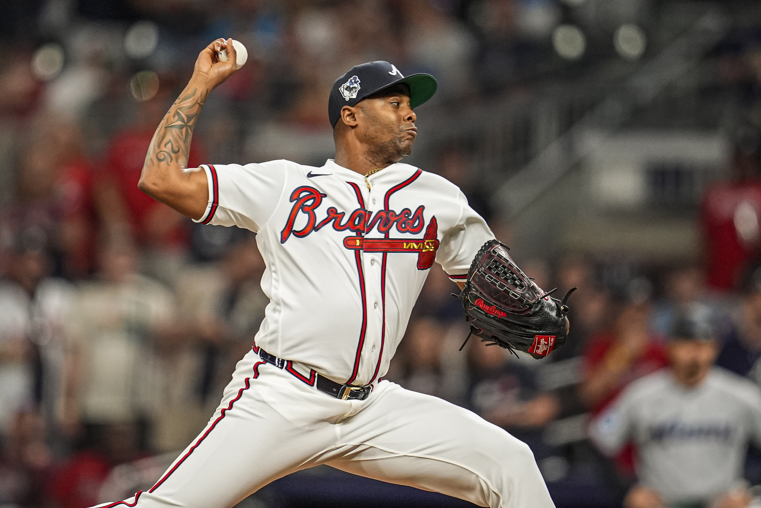 Bizarre injury sidelines Braves' closer Raisel Iglesias
