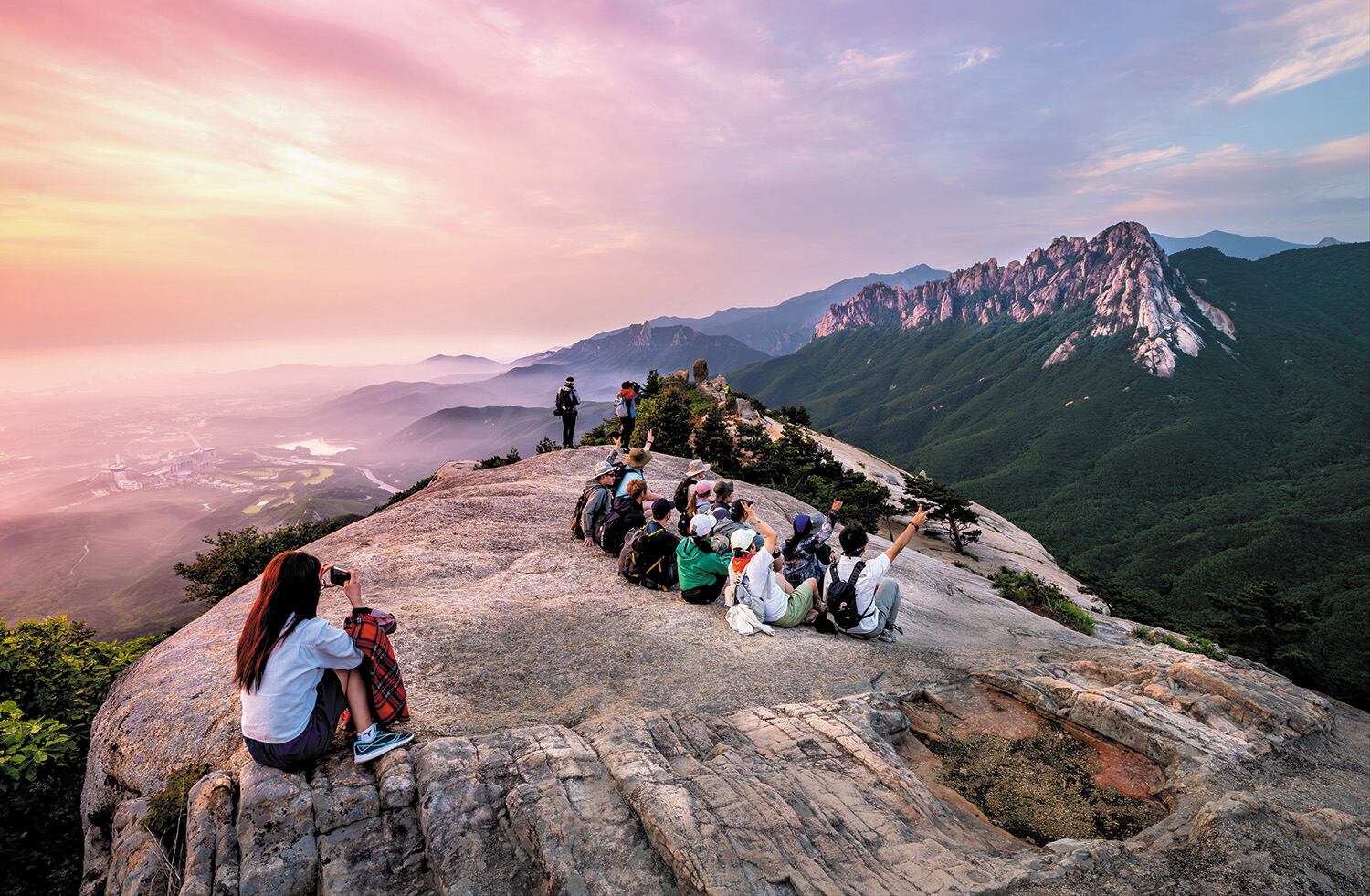 1.13 million foreign visitors explore South Korea's national parks in 2025