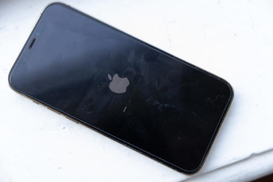 Kharkiv,,ukriane,11.09.23,phone,screen,during,system,reboot