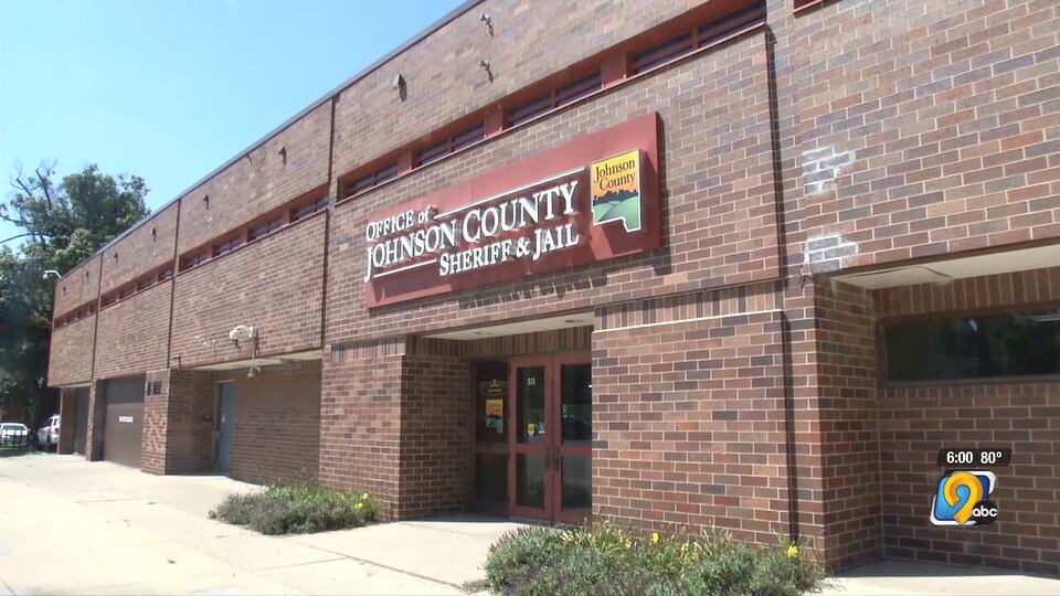 Johnson County supervisors to compare two sites for new jail