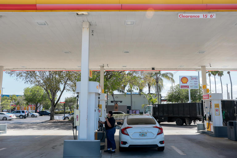 Gas prices took another small dip despite oil prices rising