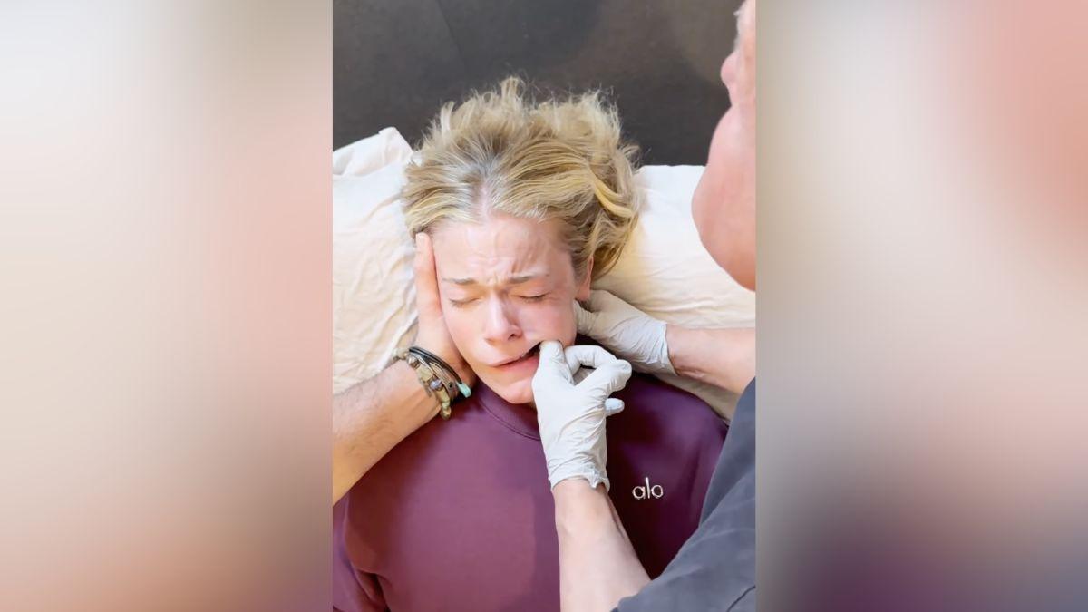 LeAnn Rimes fires back after being accused of shedding fake tears in ...