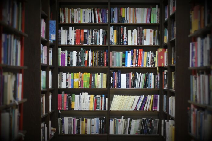 36 Times People Read A Book And Were In Awe