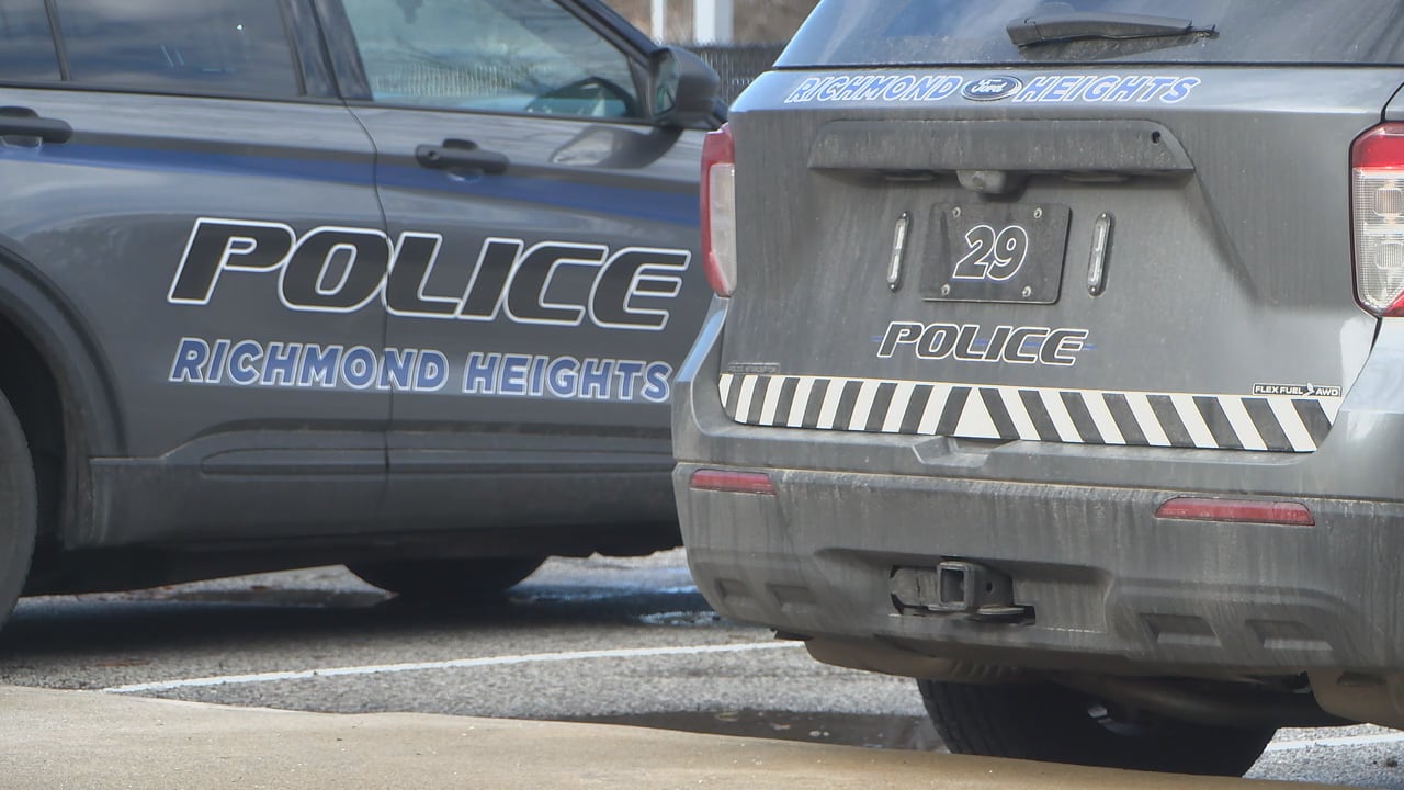 Richmond Heights police need help finding suspect in car shooting