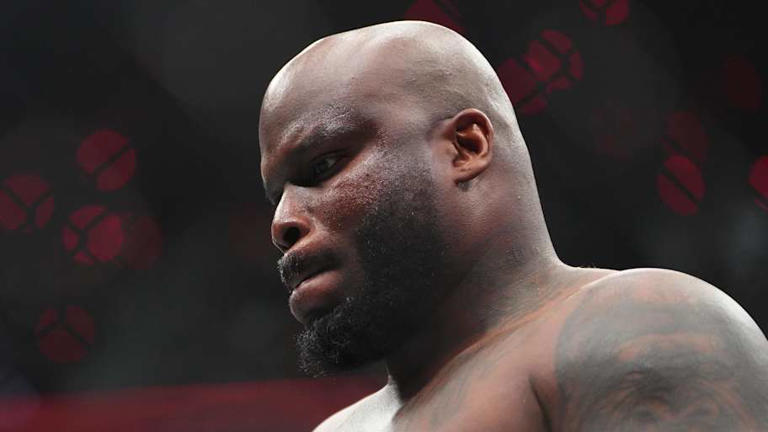 UFC star offers to replace Derrick Lewis & fight Josh Hokit on UFC ...