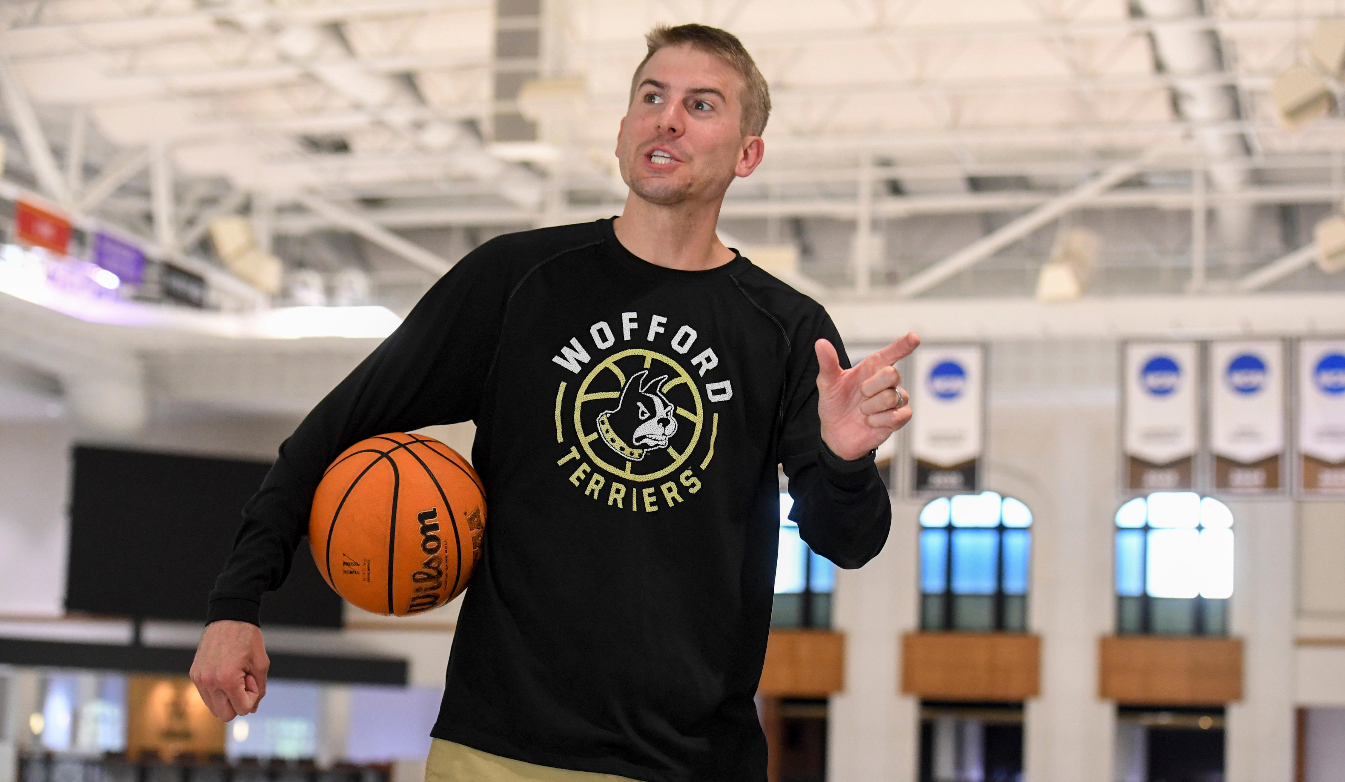 Transfer portal closes as NIL threatens mid-majors' community aspect