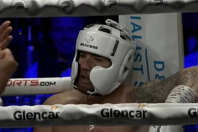 Ex-Leeds United star gets knocked out in first round of his boxing debut