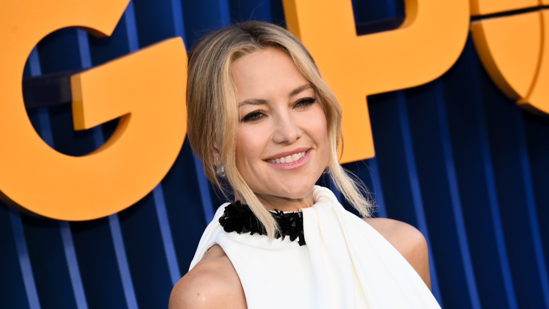 Kate Hudson's easy cardigan style belongs in everyone's transitional ...