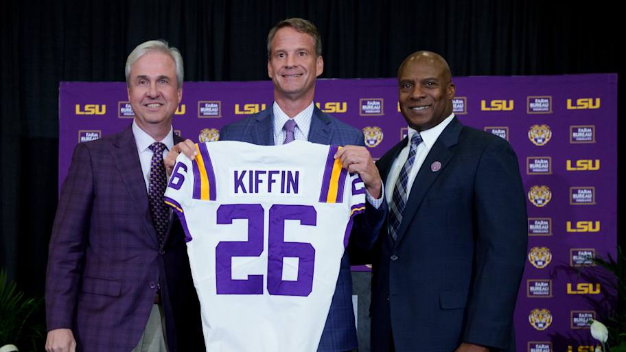 Nation’s No. 3 CB announces top 5 college football programs