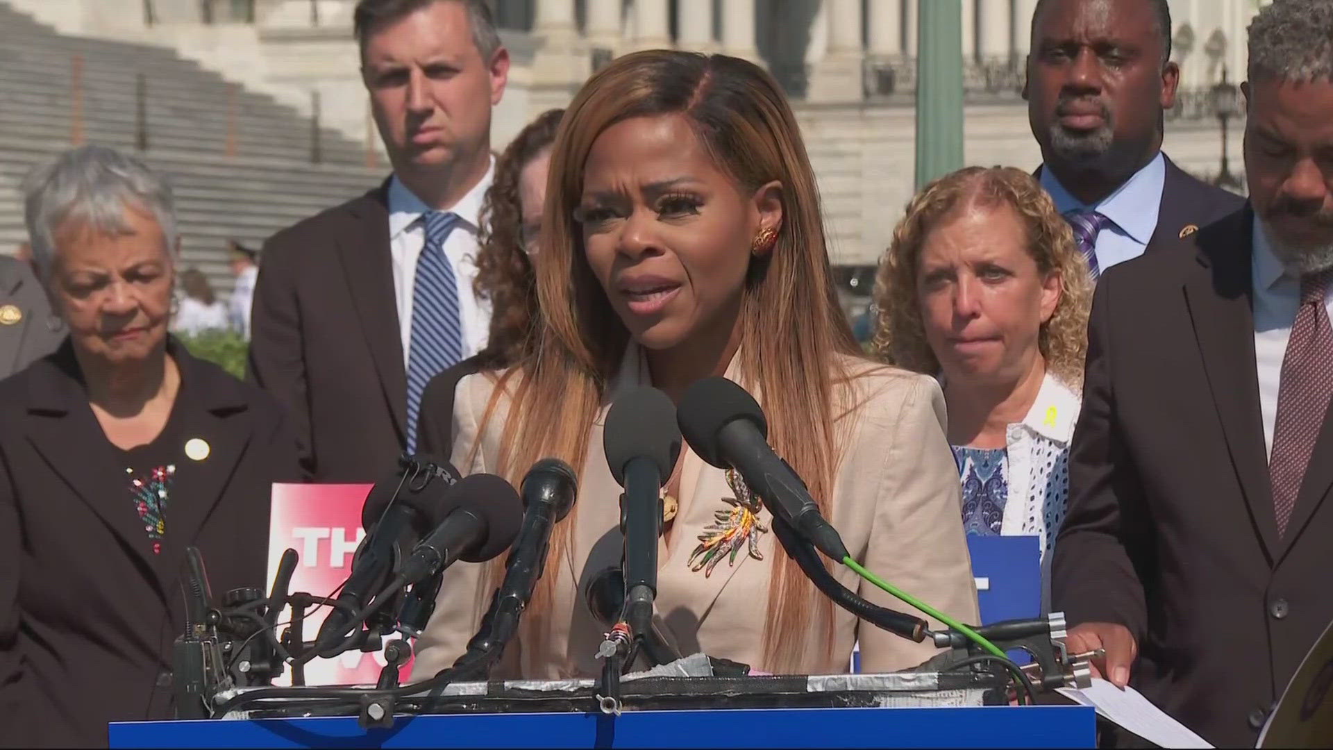 Florida congresswoman resigns amid ethics investigation