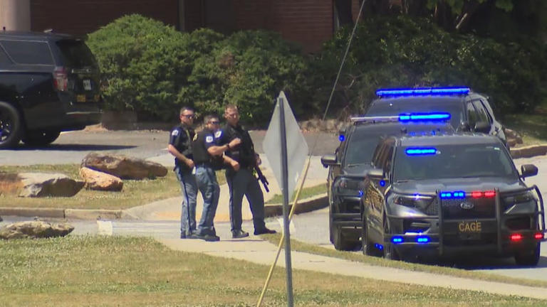 Hours-long search for suspect who pointed gun at Cobb County officers over