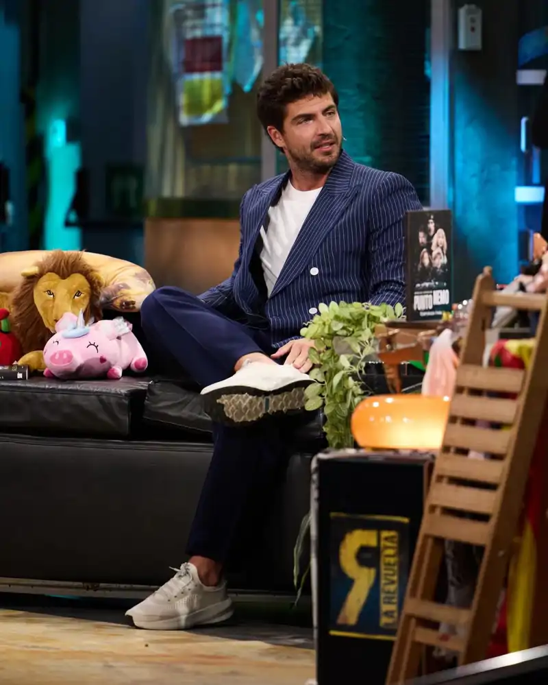 "Menos de lo que me hubiera gustado": Maxi Iglesias rompe su ...