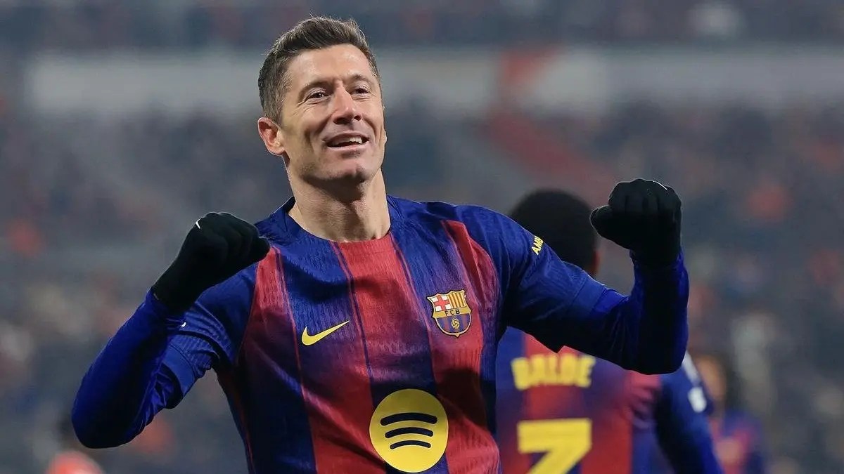 Robert Lewandowski hengkang, Hansi Flick minta Barcelona cari striker baru