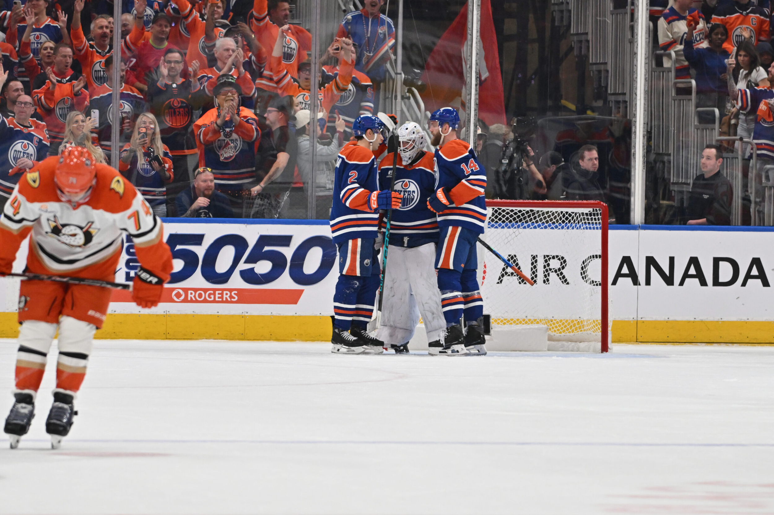 Oilers’ new faces relish Rogers Place playoff atmosphere: ‘I played at ...