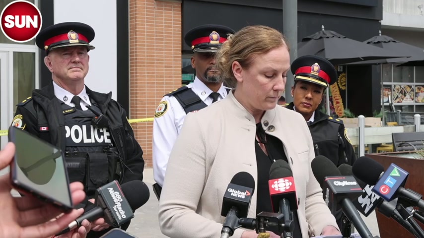 Jewelry store robbery: Security guard shot at CF Fairview Mall