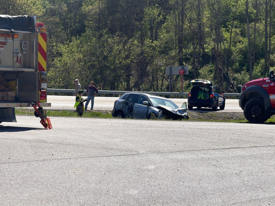 3 transported after wreck on Route 50 in Harrison County