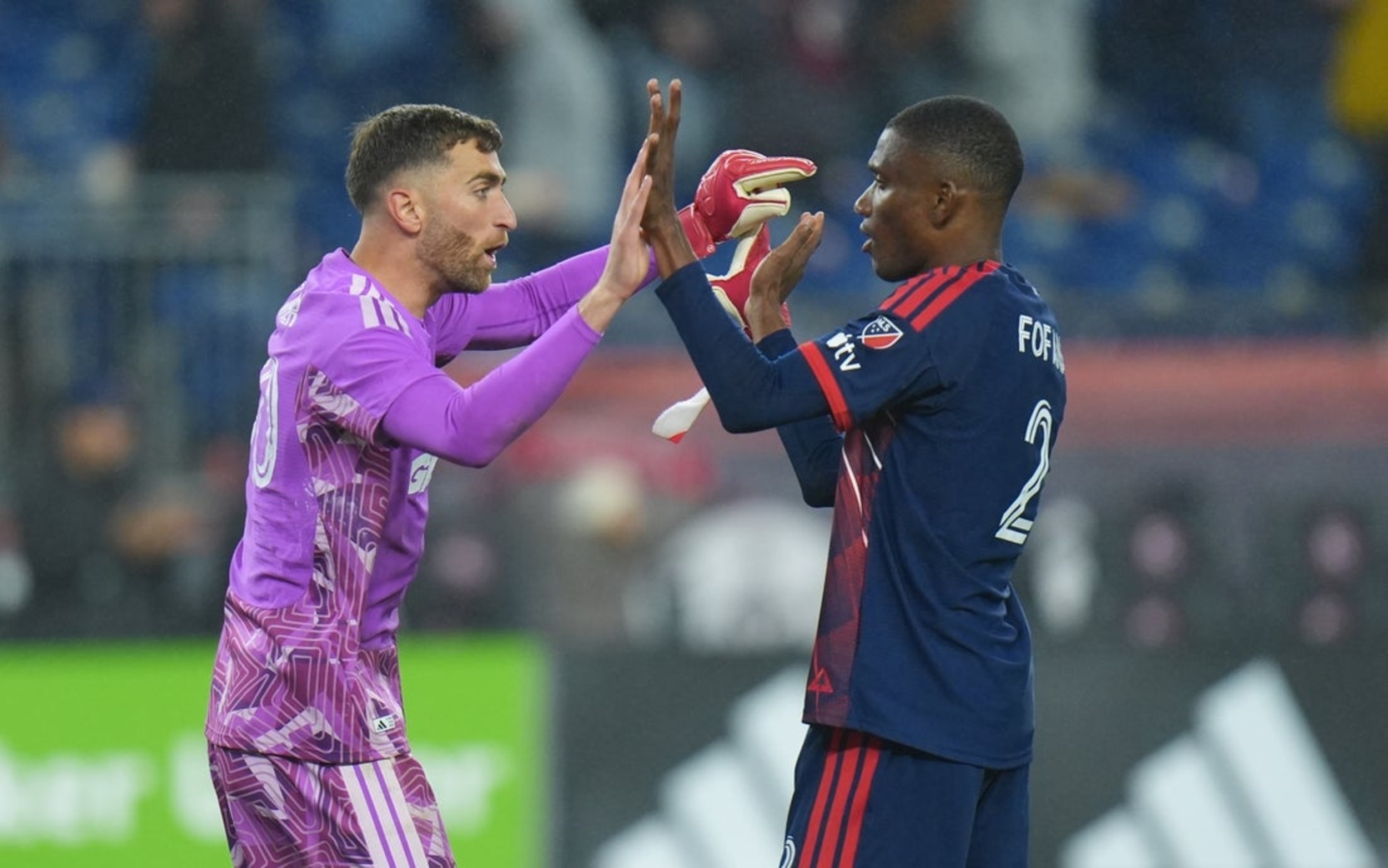 Trending Revs look to snap road losing streak vs. lowly Atlanta