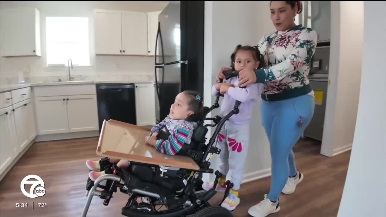 Pontiac family moves into an accessible Habitat for Humanity home