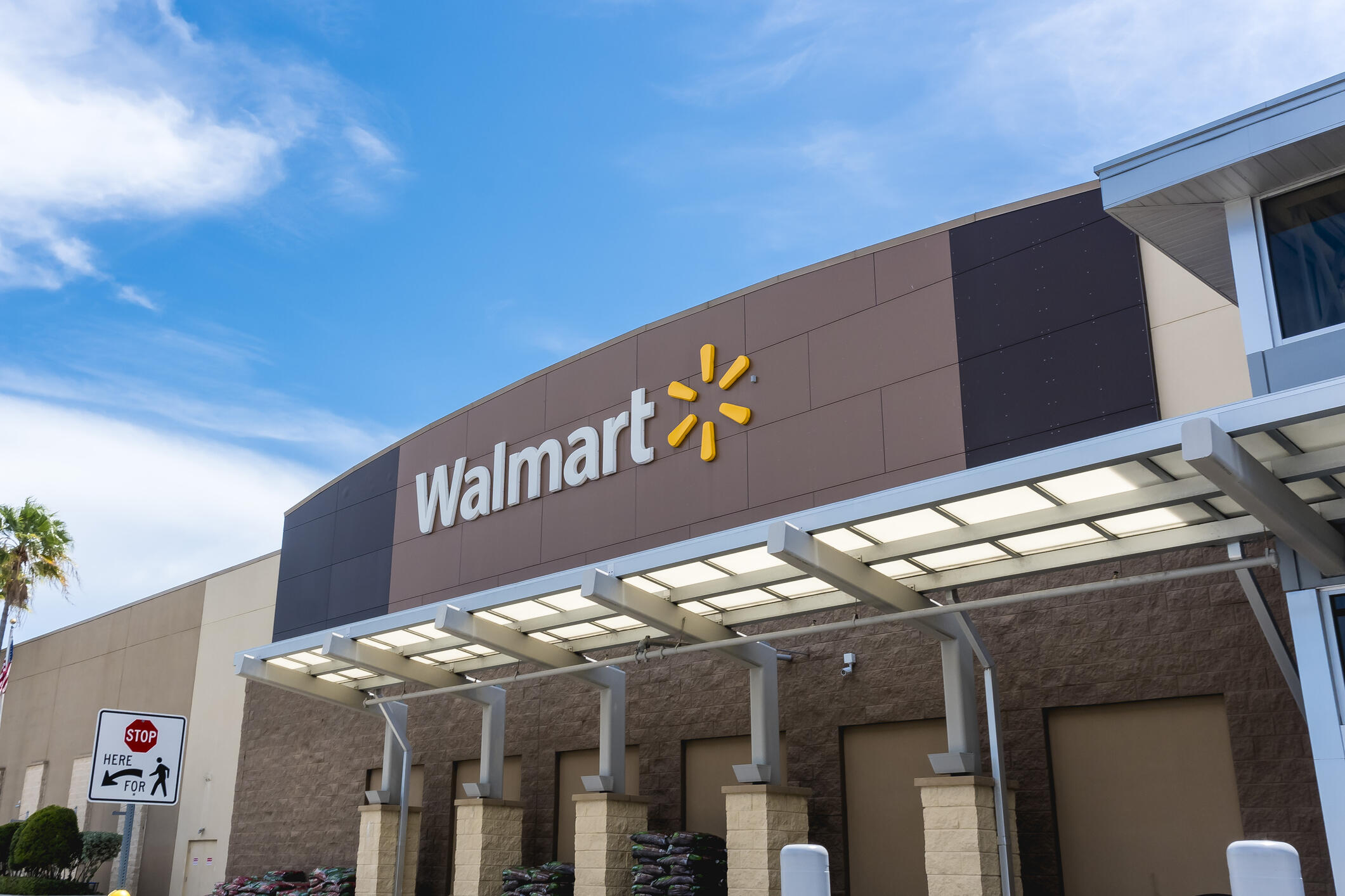 Does Walmart price match? What to know about online and in-store price ...