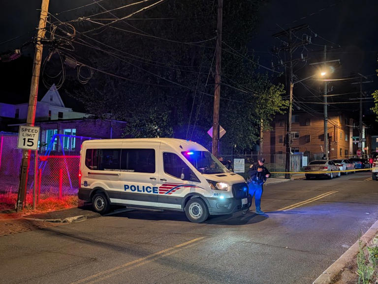 Man shoots 2 then himself in DC, police say