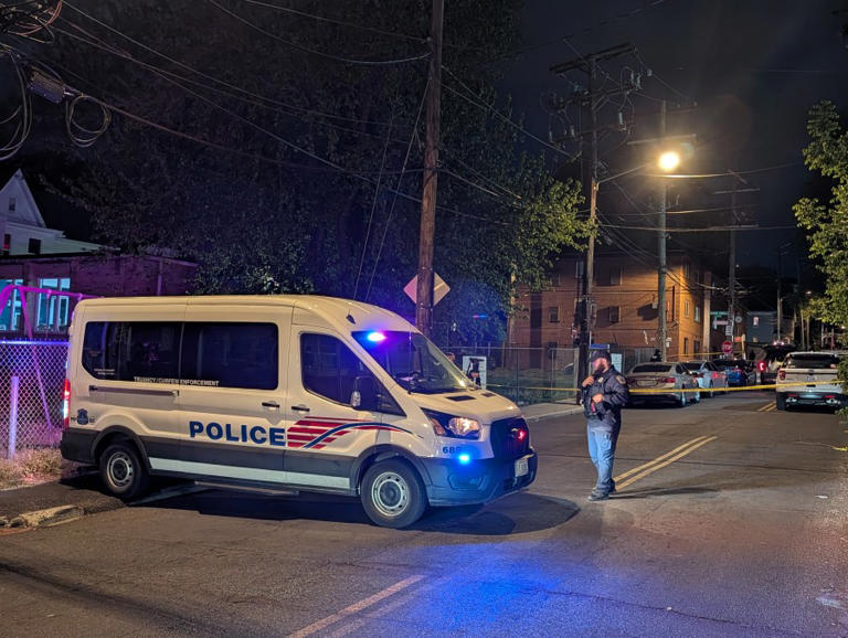Man shoots 2 then himself in DC, police say