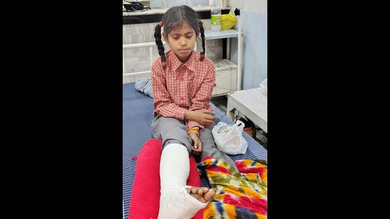 Ludhiana: Vehicle ferrying children to school overturns after crash, 15 ...