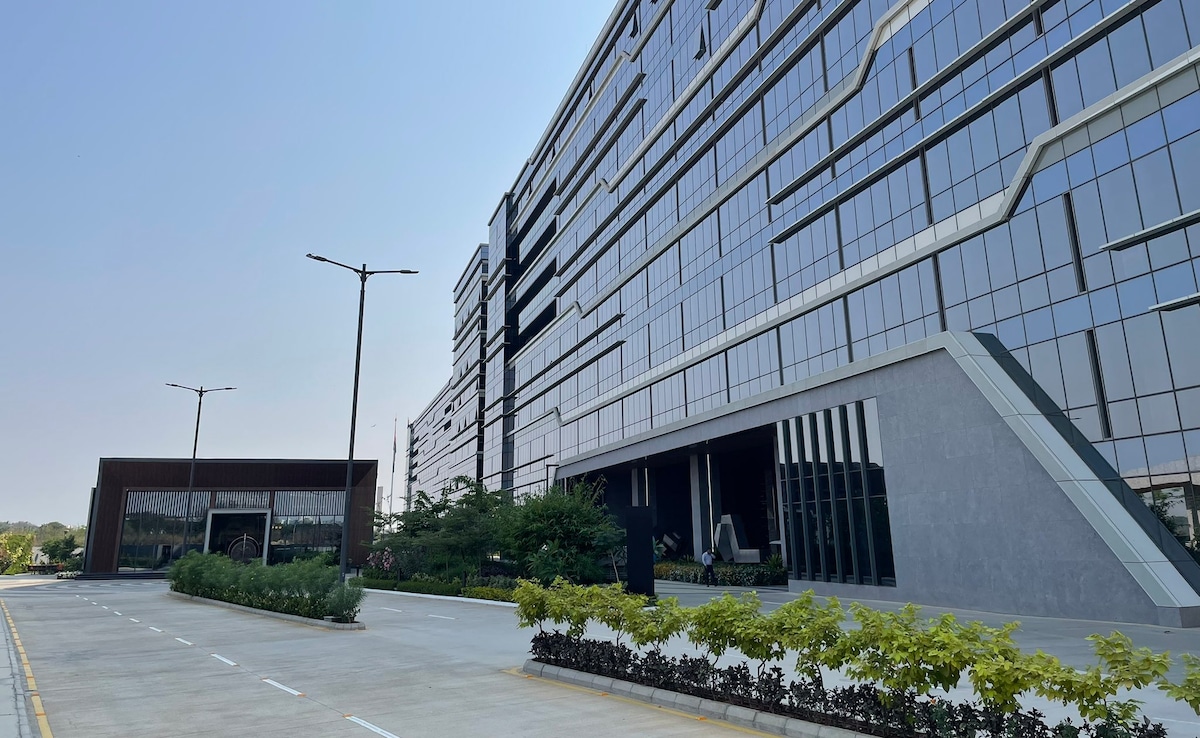 World-class buildings, third-class roads: Mohandas Pai calls out India ...