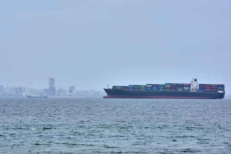 美軍也怕？伊朗「蚊子艦隊」出沒荷莫茲海峽　快艇＋無人機迅速出擊