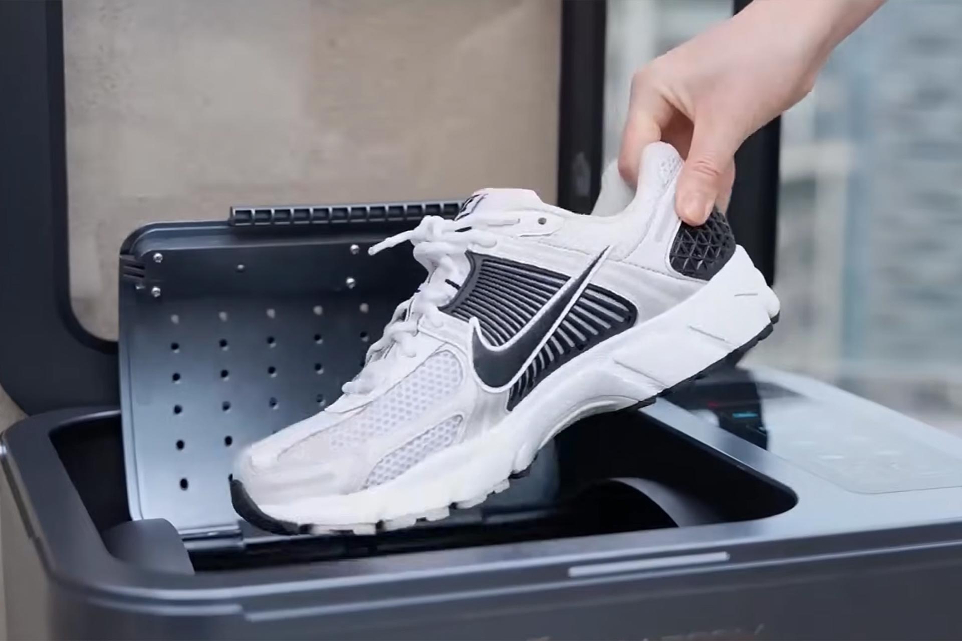 Midishi M1, la première mini machine à laver pour les chaussures