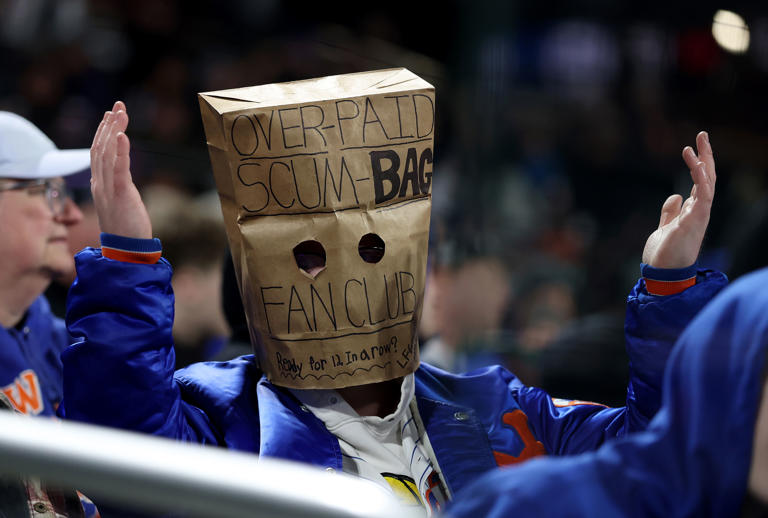 Mets fans react after team blows late lead in 12th straight loss
