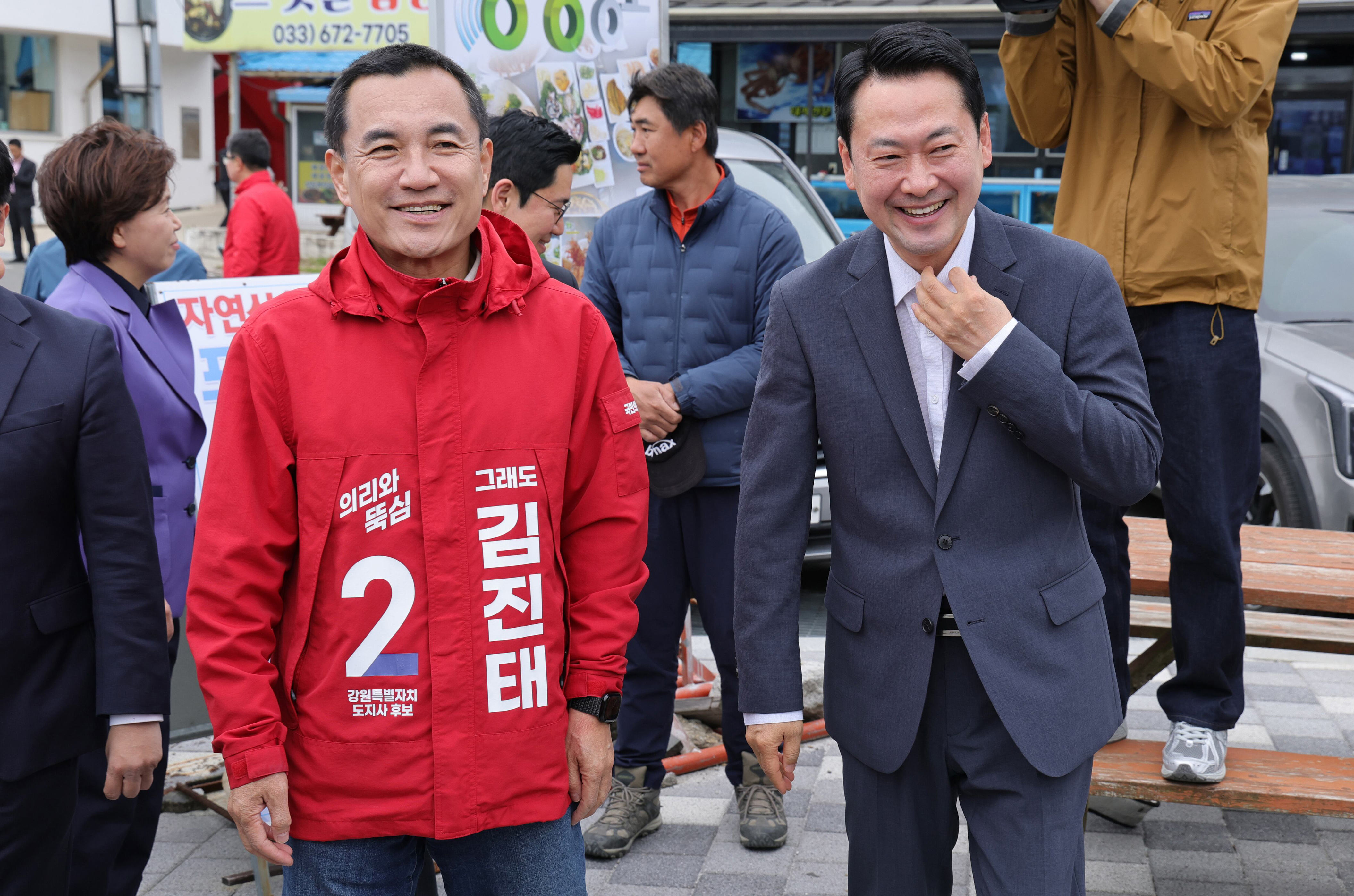 Gangwon governor urges People Power Party leader: 'Untie the knot'