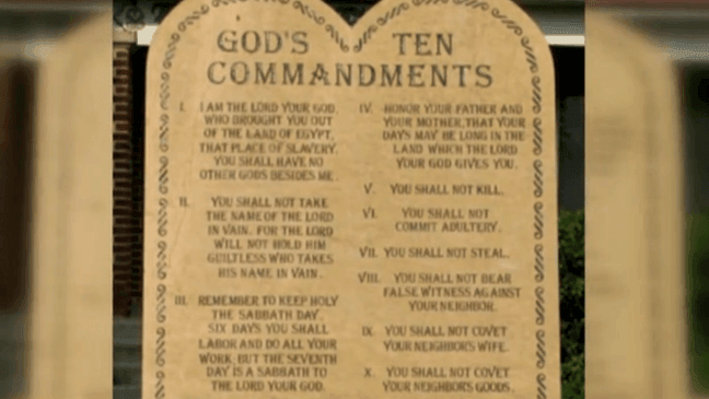 Federal appeals court upholds Texas classroom Ten Commandments display law