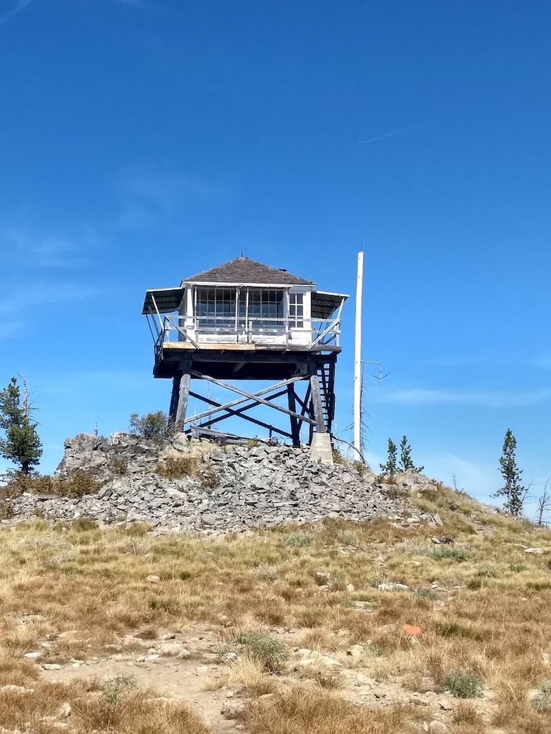 This Montana overlook reveals a jaw-dropping view of rugged wilderness