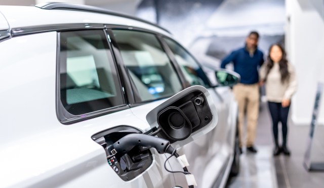 EV prices fall below gas cars in the UK as demand jumps 20%