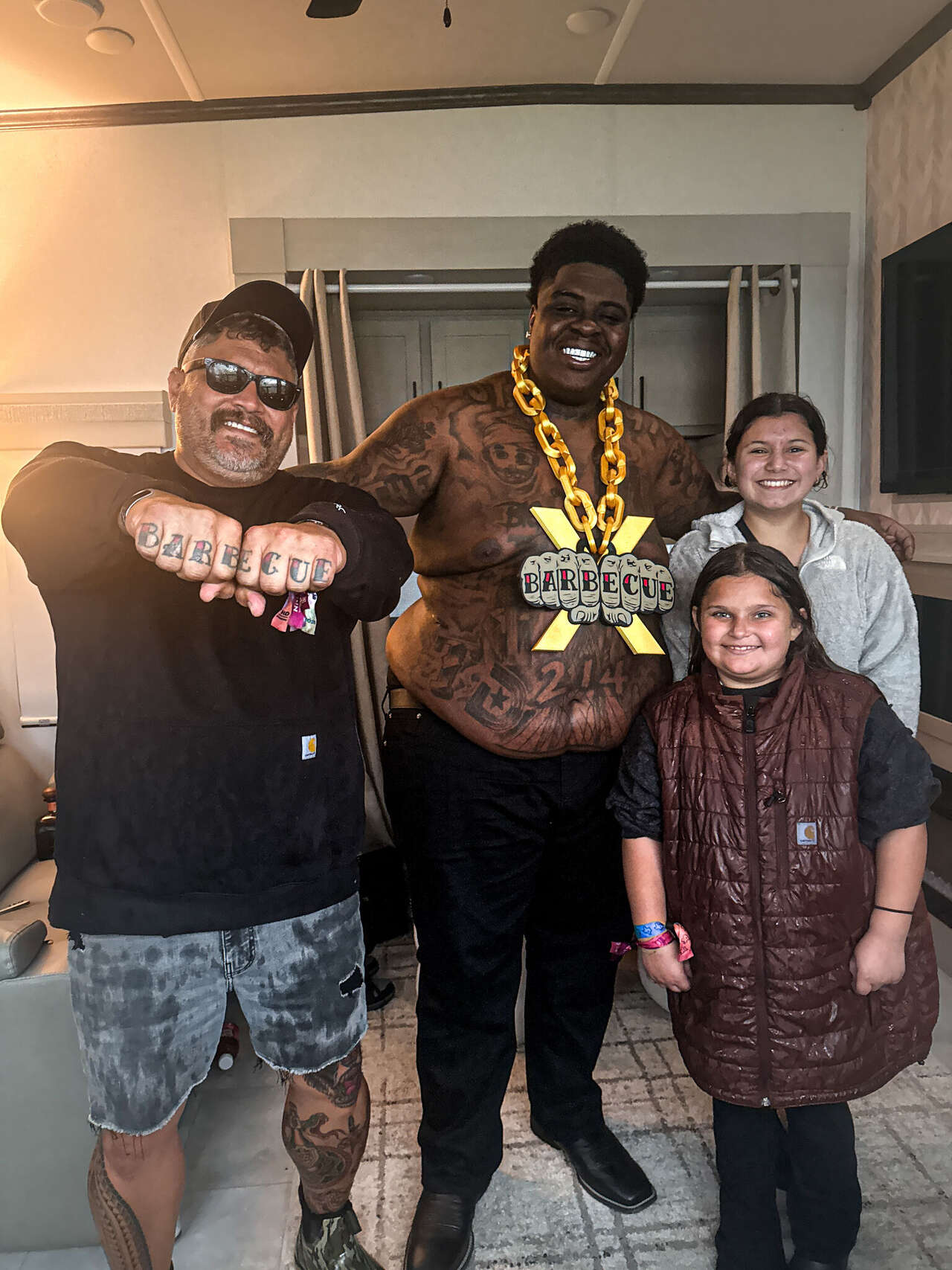 Texas BBQ joint gives Dallas-born rapper BigXThaPlug monumental bling