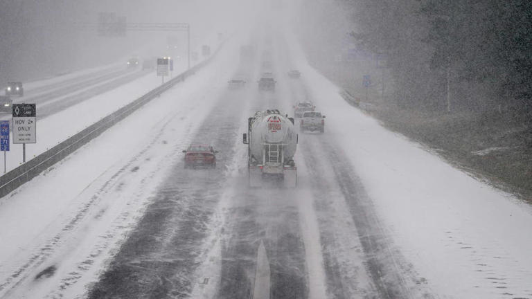 Heavy snow warning for 4 states as 18 inches of snow, 90 mph winds loom